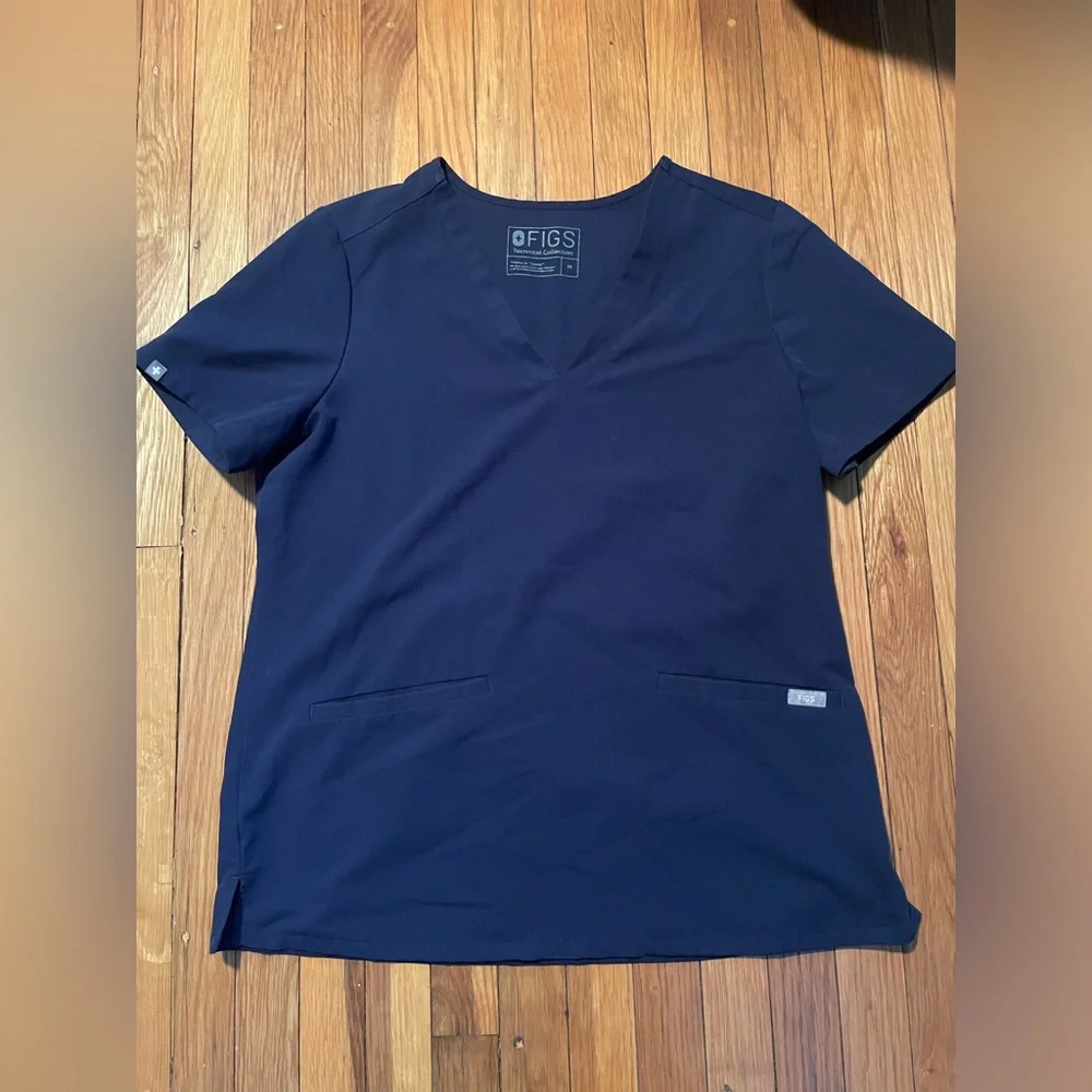 Figs scrub tops bundle - Picture 4 of 7